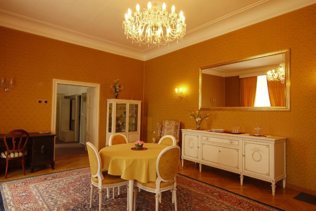 Schlosshotel Zamek Zdíkov Chambre photo